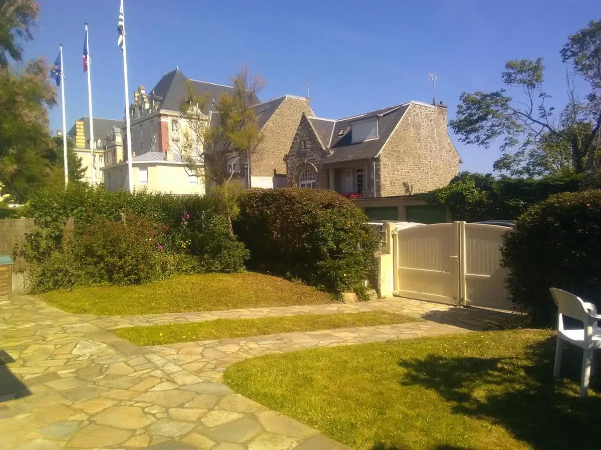 La Maison Des Couleurs Saint-Lunaire França